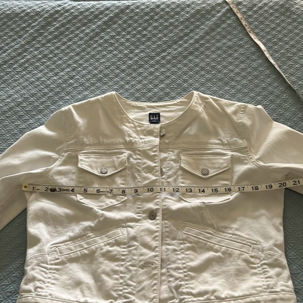 GAP Women's White Jean Jacket Size M - Picture 6 of 9